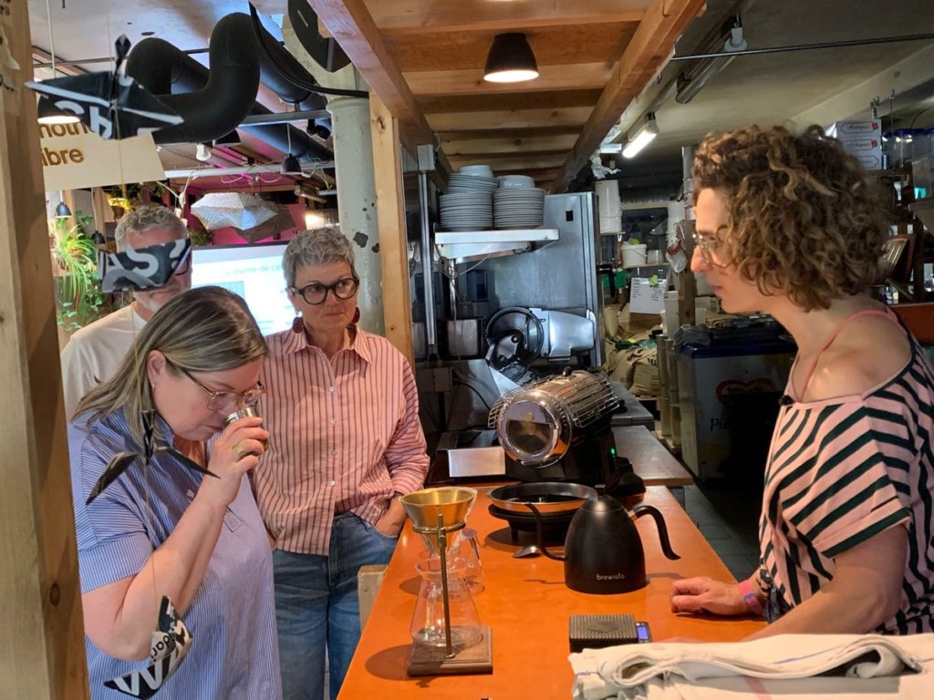 Tournage et dégustation chez Camille aux Menteurs à Fribourg